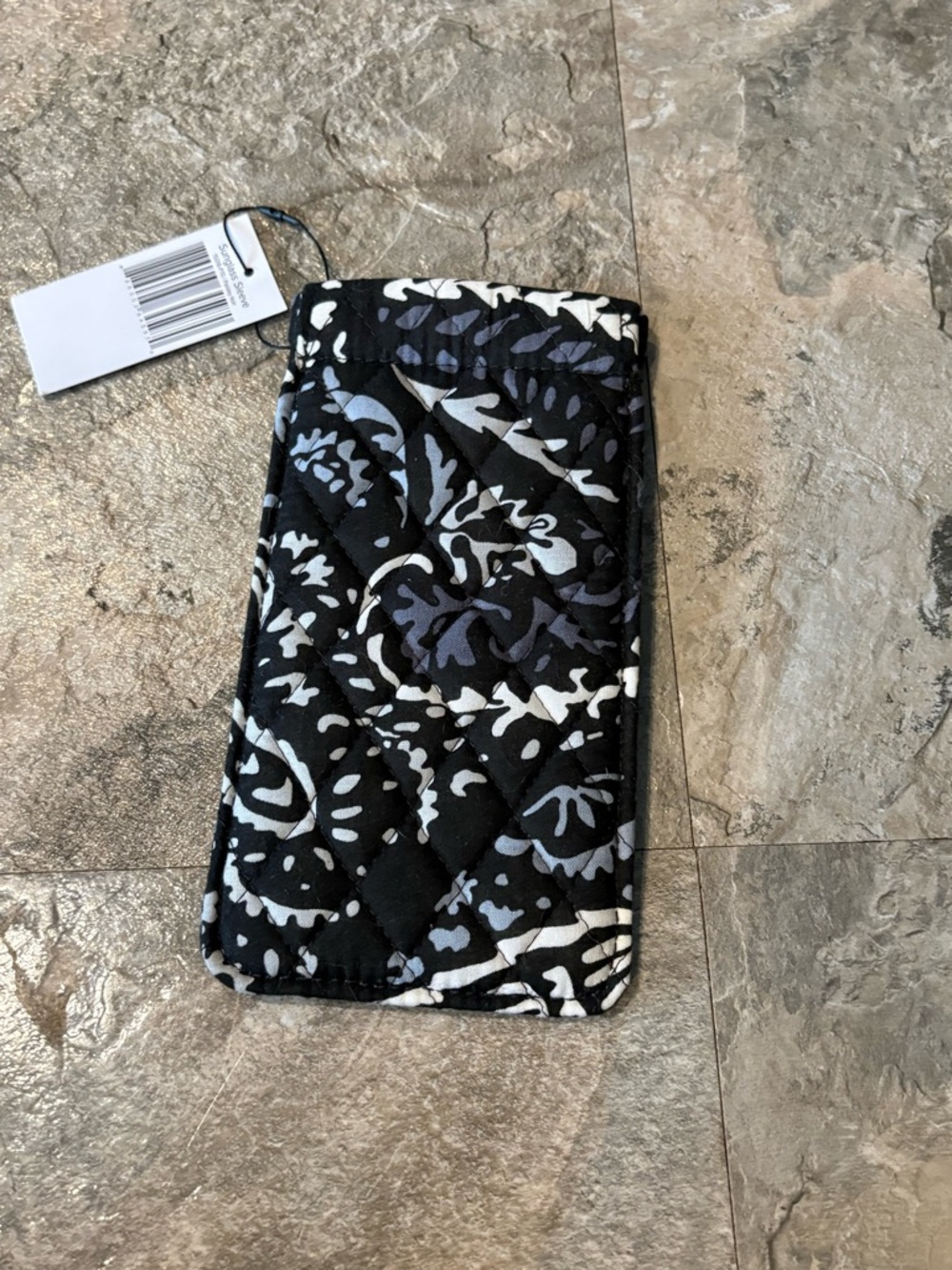 Vera Bradley Sunglasses Sleeve in Paisley Noir Pattern - Picture 2 of 3
